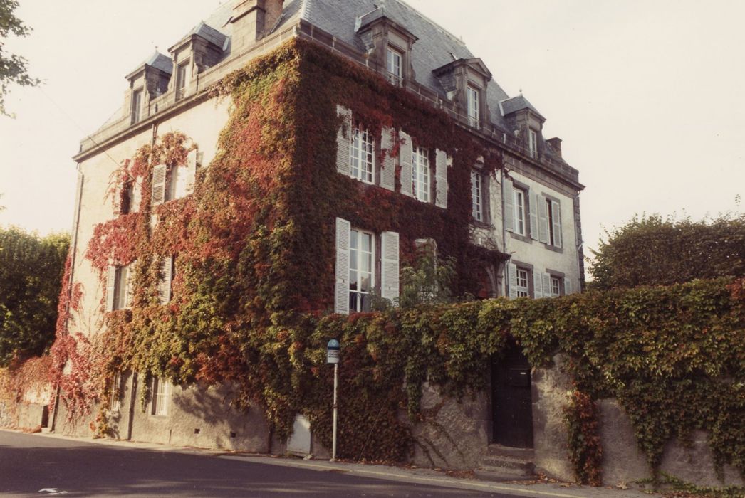 façades sud et est depuis la rue