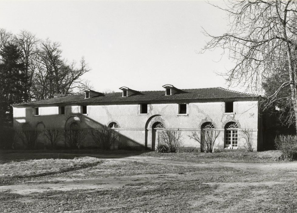 écurie, façade est