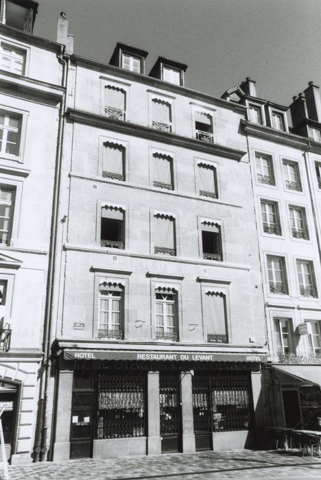 façade sur rue