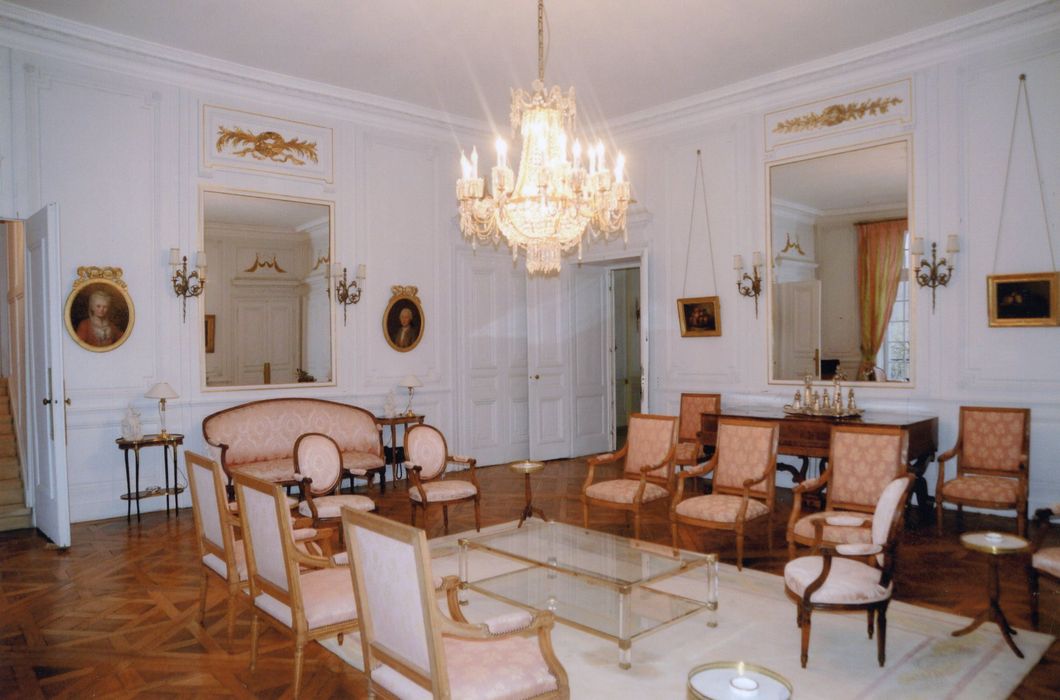 corps de logis, corps central : grand salon