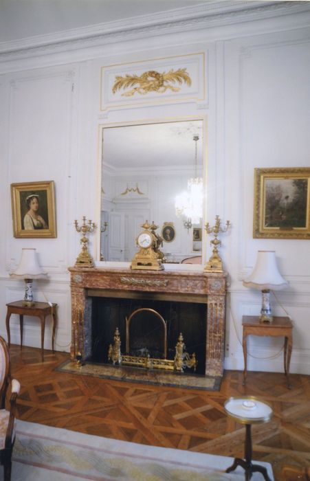 corps de logis, corps central : grand salon, cheminée