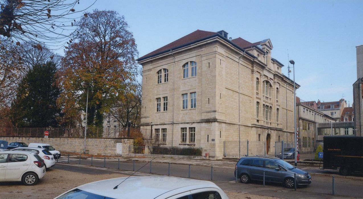 bâtiment d’archives, façades est et sud