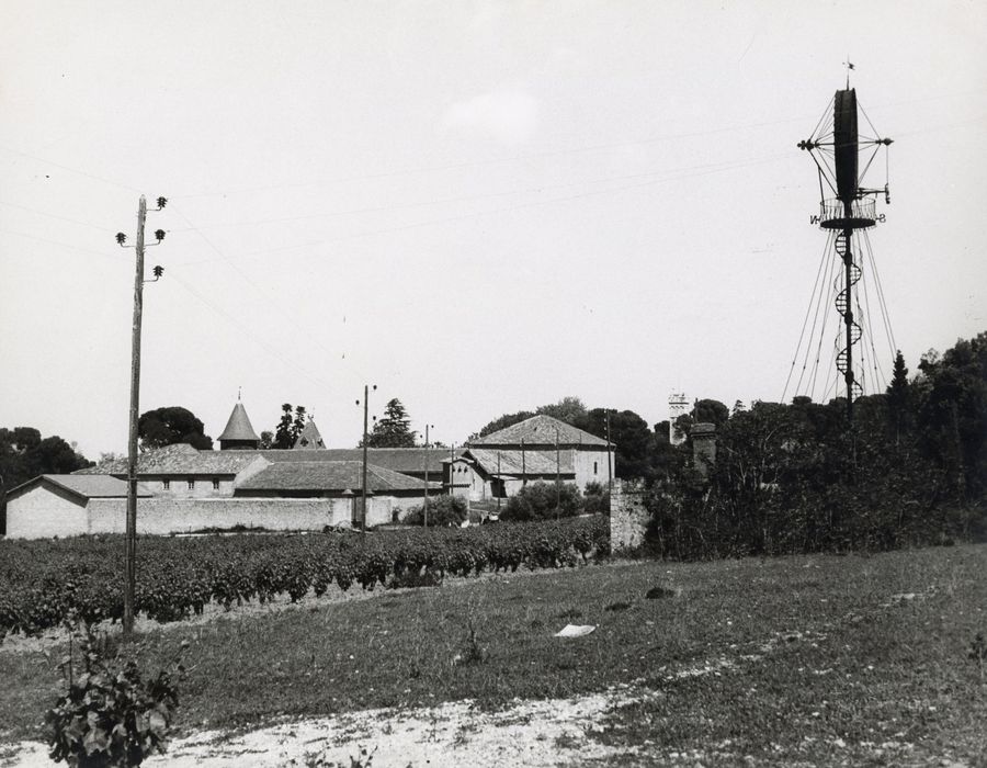 vue générale de l’éolienne dans son environnement