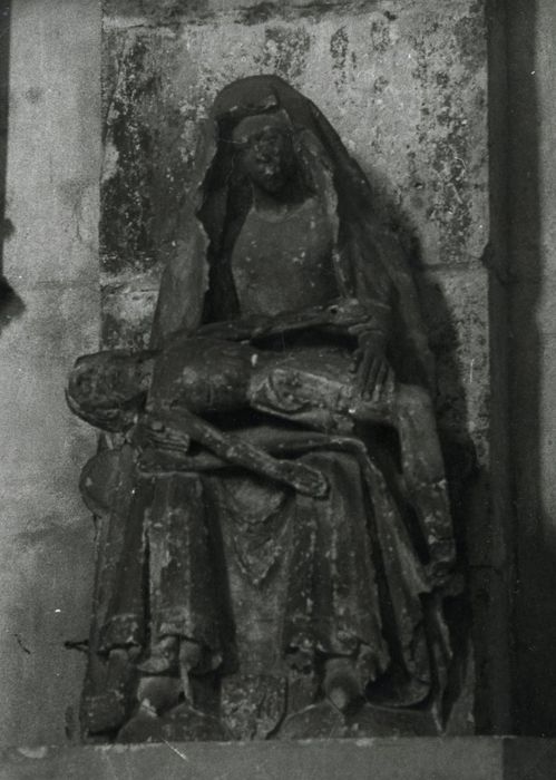 groupe sculpté : Vierge de pitié