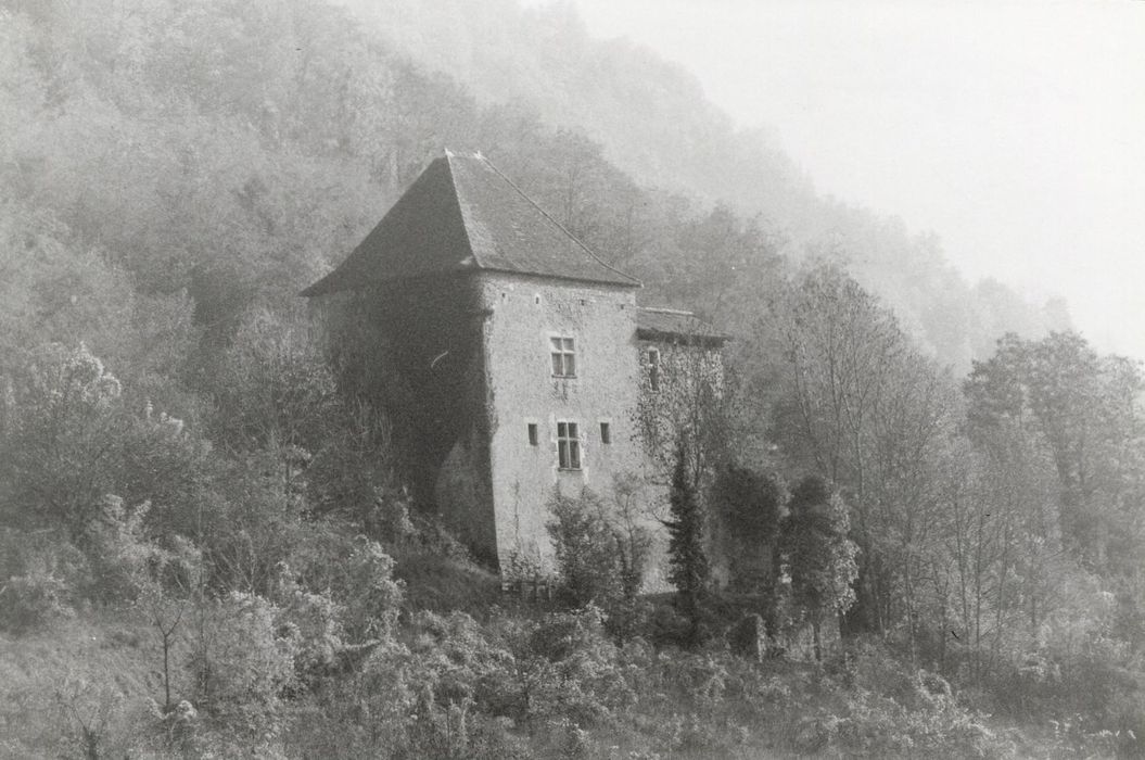 vue générale du château dans son environnement le Nord-Ouest