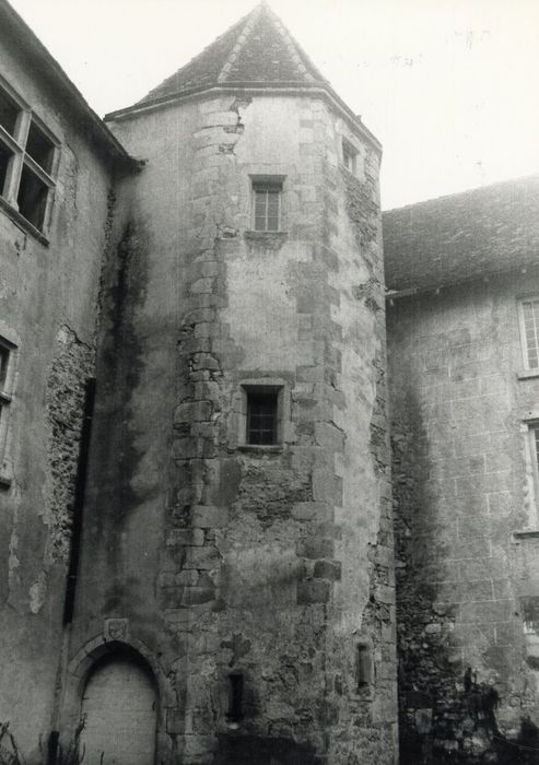 logis abbatial, tourelle d’escalier sur cour