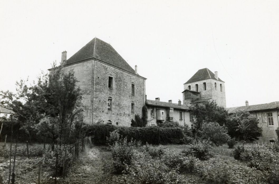 tour Dauphine et tour des Archives depuis le Nord-Est