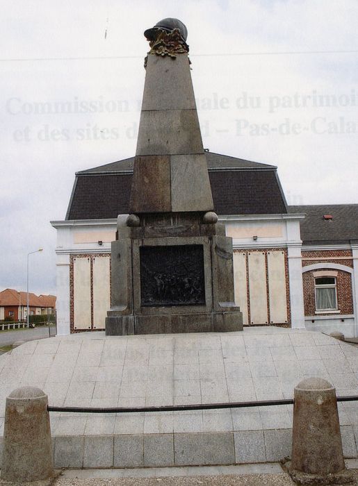 vue générale du monument (photocopie numérisée)