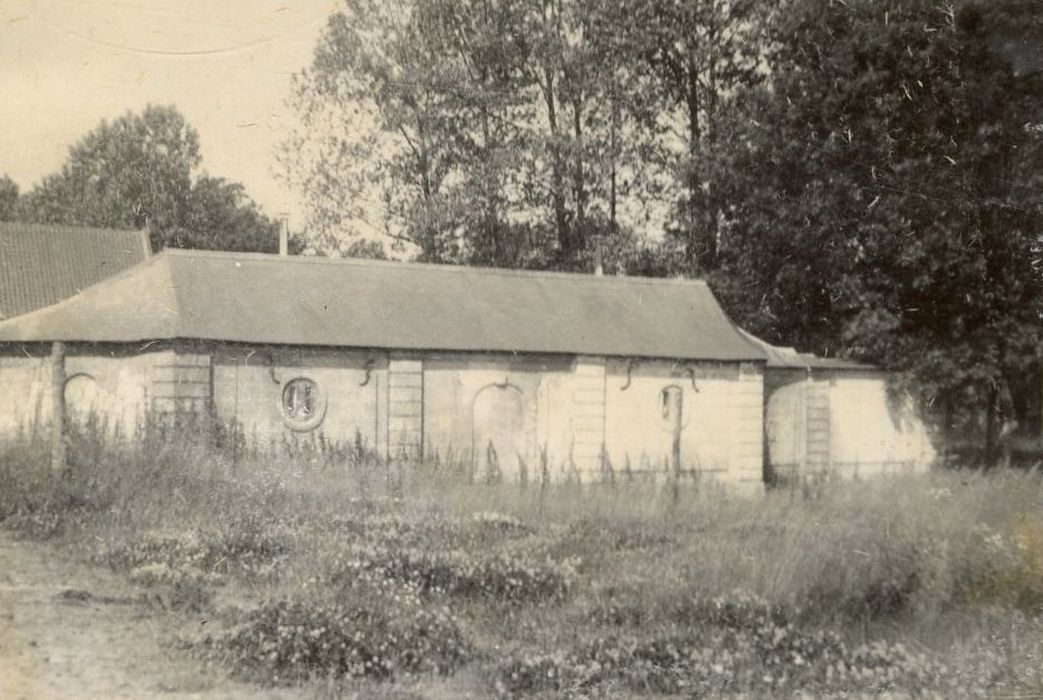 communs ouest, façade est