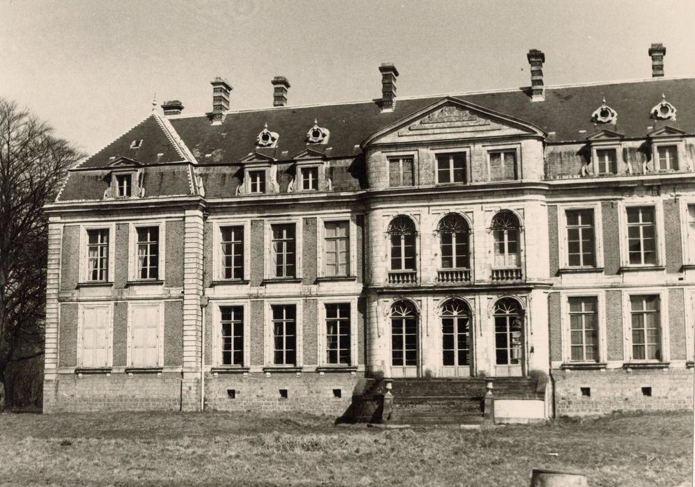 façade sud-ouest, vue partielle