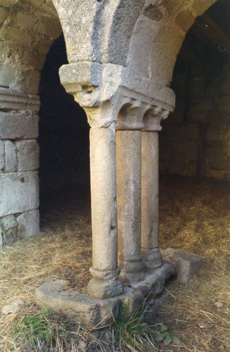 bâtiment est, façade ouest, salle capitulaire, détail de l’arcature