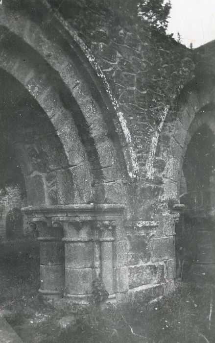 vestiges de l’ancien cloître, détail