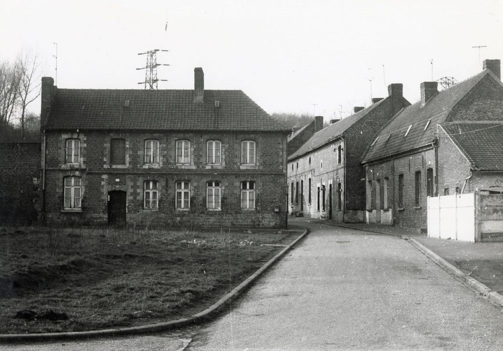 bâtiment au milieu de la cour (dit du jardinier), façade sud-est