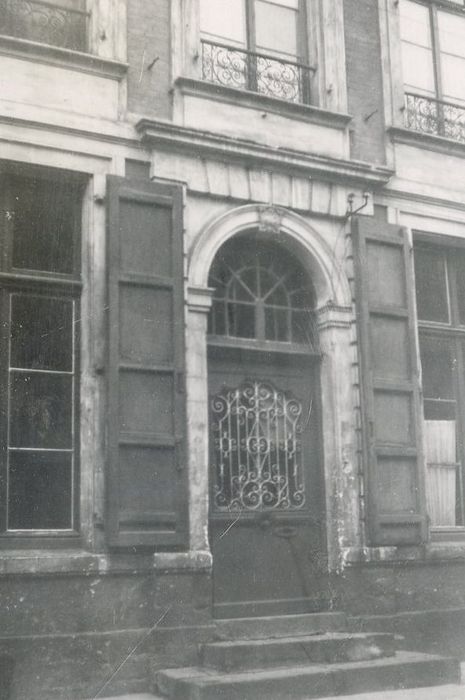 porte d’accès sur rue