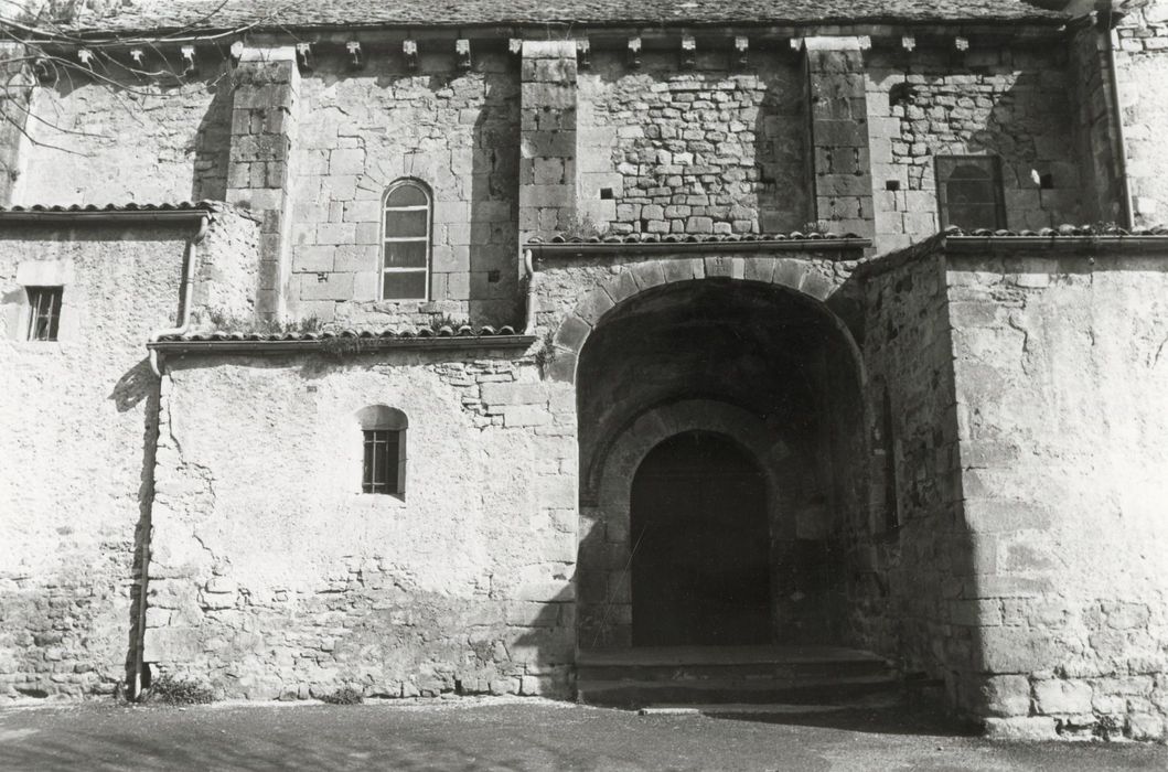 façade latérale sud, vue partielle