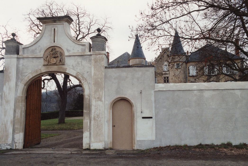 portail d’accès nord sur rue