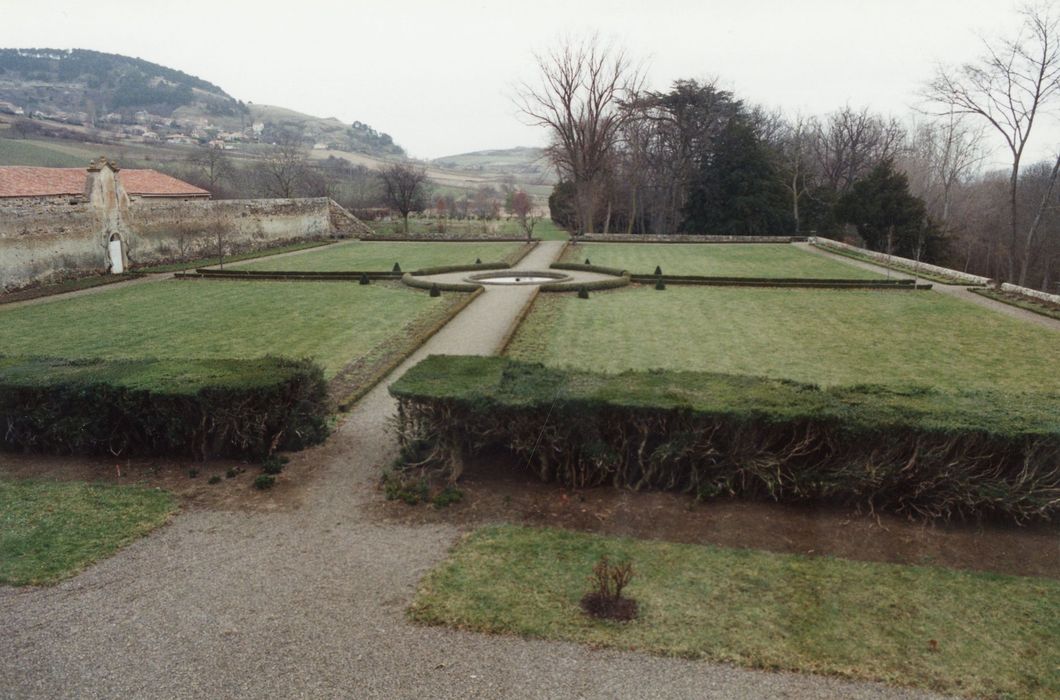 jardin, parterre est depuis le l’Ouest