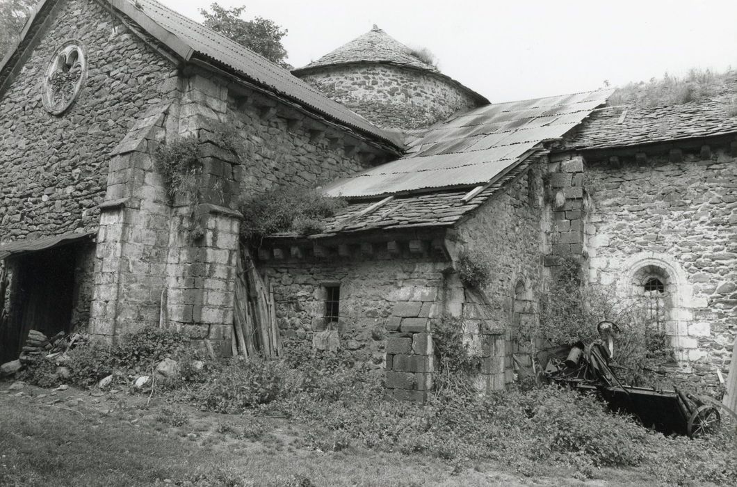 église abbatiale, façade latérale nord (?), vue partielle