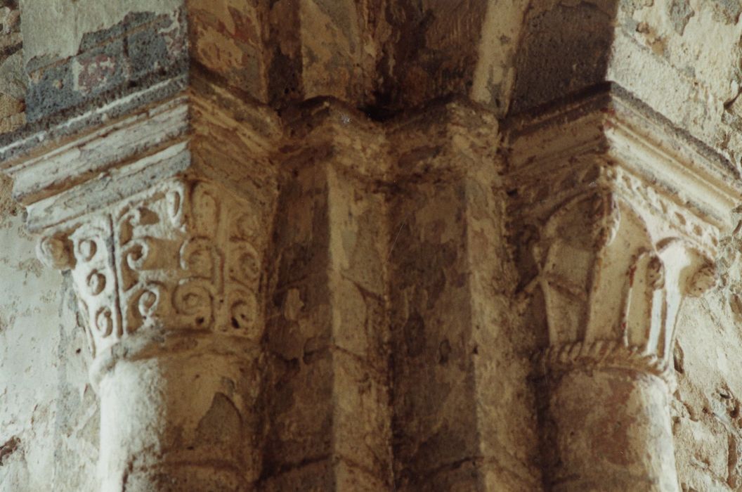 église abbatiale, détail des chapiteaux d’une des piles de la croisée du transept