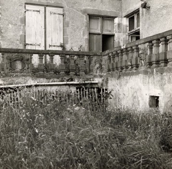 balustrade de la terrasse, vue partielle