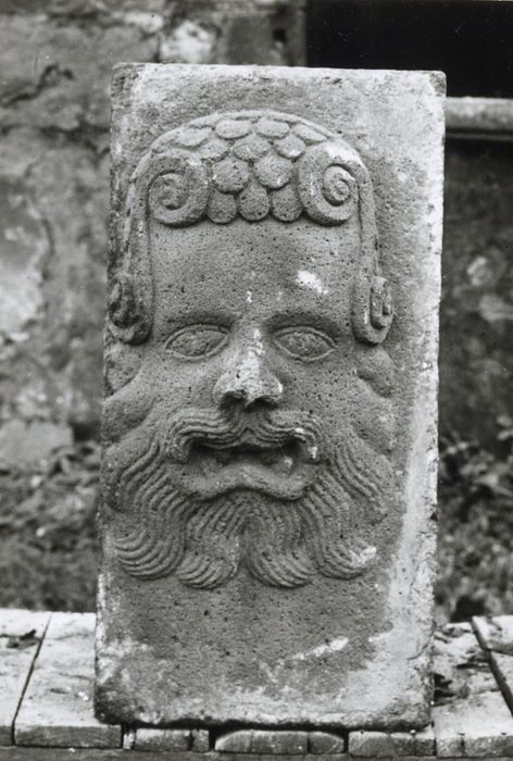 balustrade de la terrasse, détail d’un fragment déposé