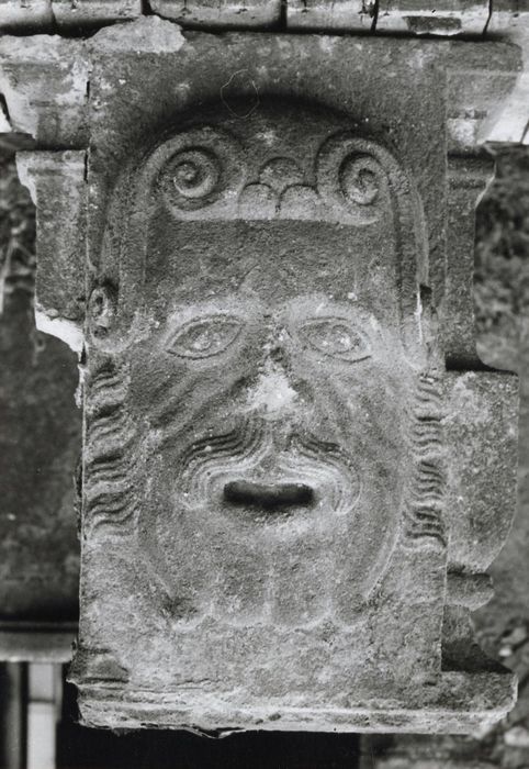 balustrade de la terrasse, détail d’un fragment déposé