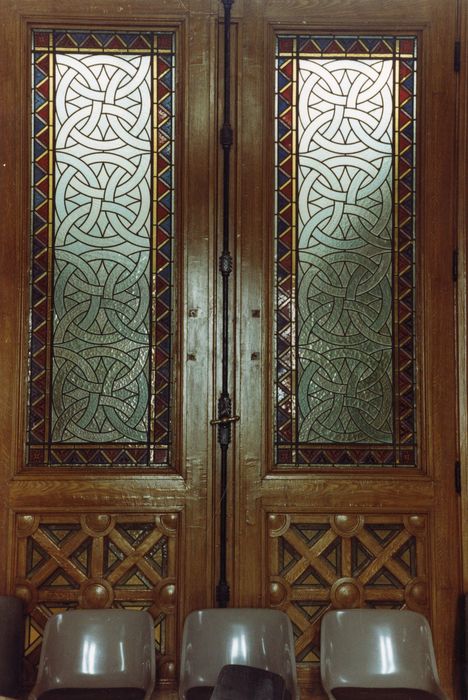 vantaux de porte dans le grand hall