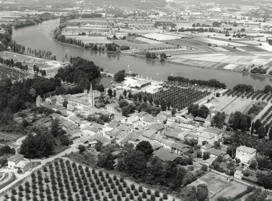 vue aérienne de l’ensemble des bâtiments dans leur environnement