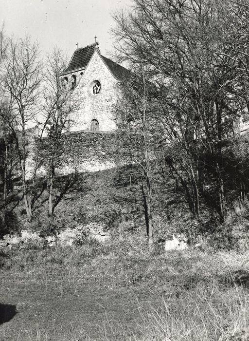 chapelle, vue partielle de la chapelle dans son environnement depuis l’Ouest