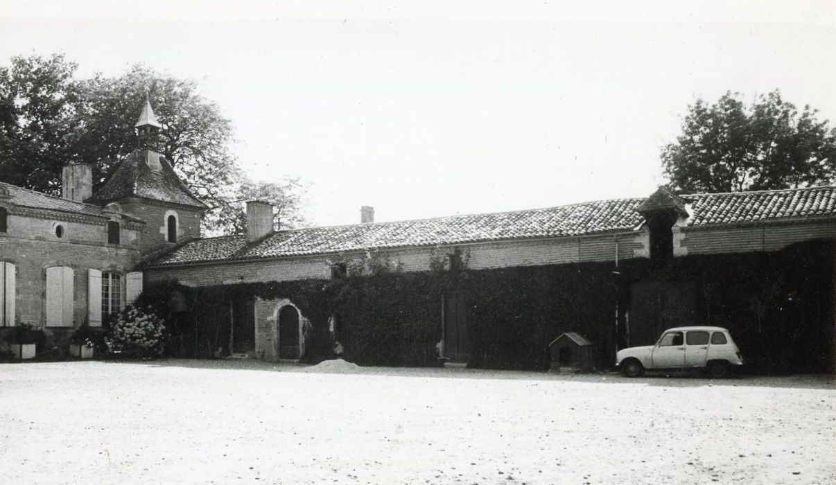 aile ouest sur la cour d’honneur, façade est