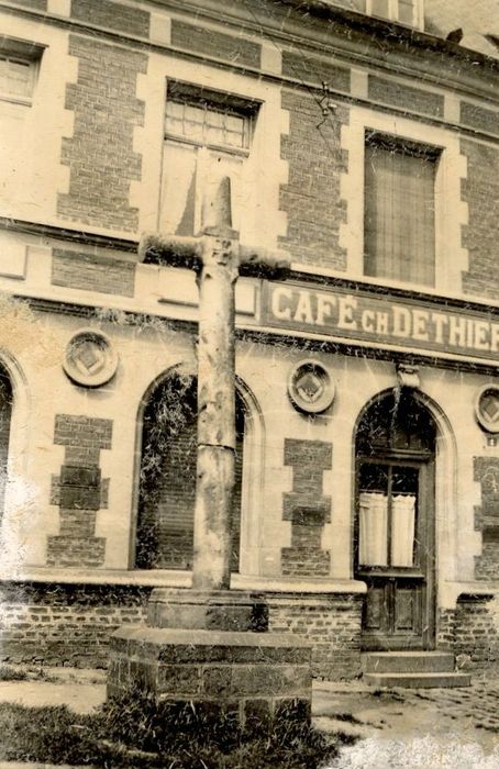 vue générale de la croix