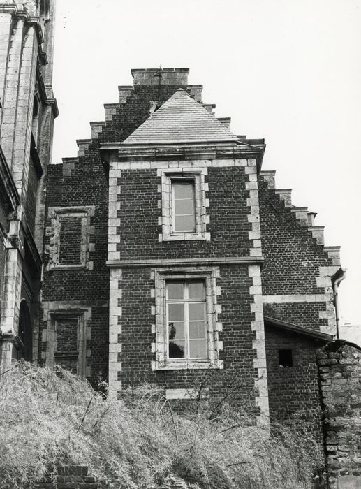 Bâtiment du 17e siècle, façade ouest