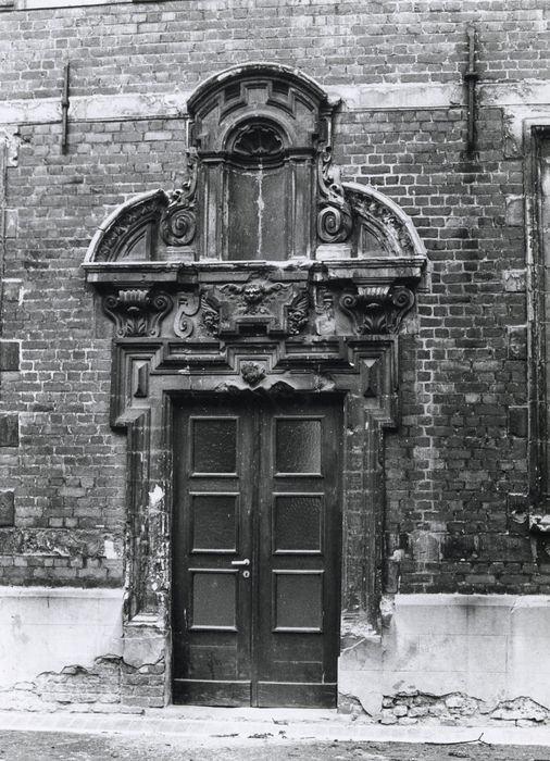 Bâtiment du 17e siècle, porte d’accès nord