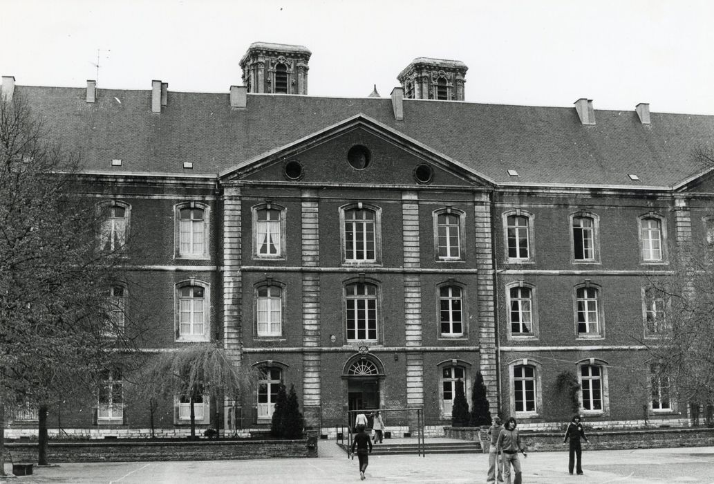 bâtiment du 18e siècle, façade est