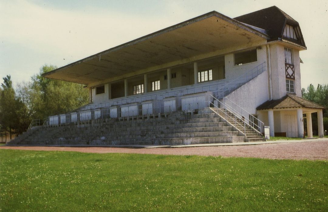 Tribunes de l'hippodrome de la Canche