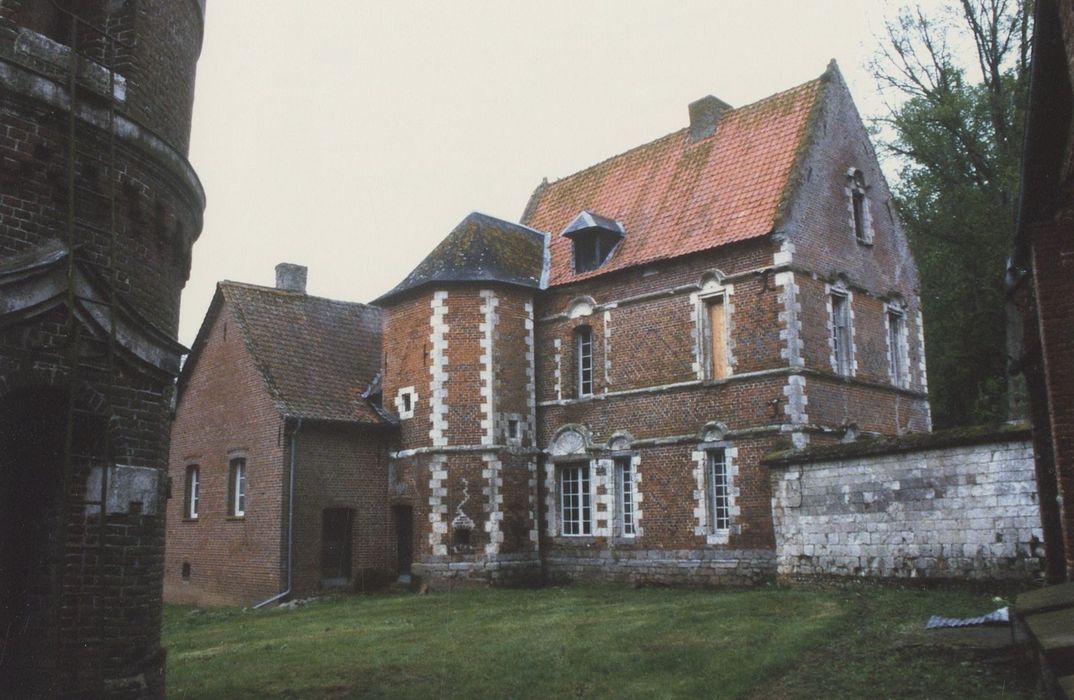 ancien château, façades sud et est