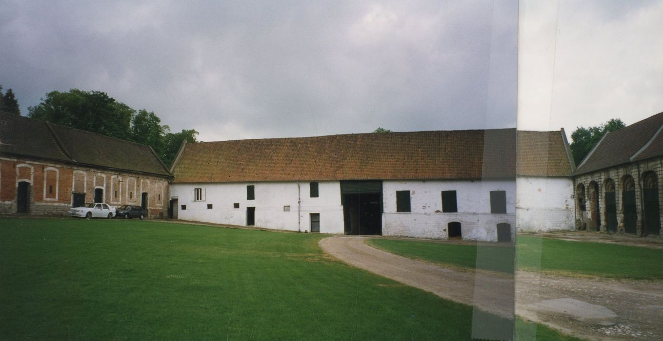 communs, façade nord-est