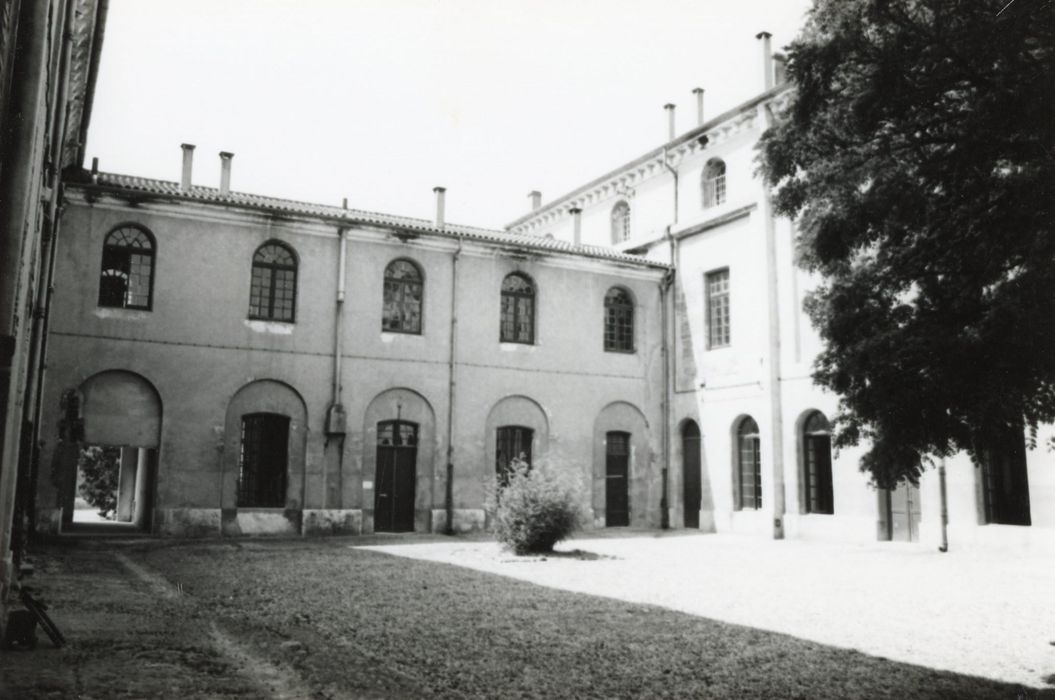 cour intérieure nord, façade est