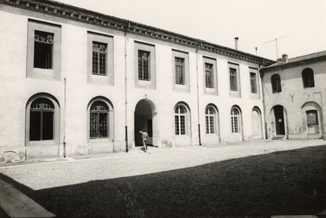 cour intérieure sud, façade sud