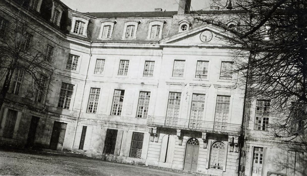 aile ouest, façade est