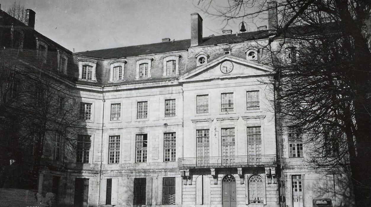 aile ouest, façade est