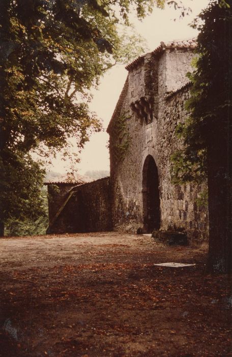 mur d’enceinte ouest, porterie