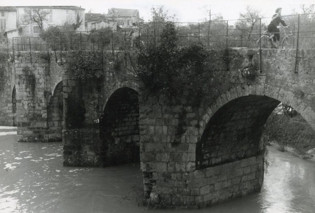 vue partielle du pont depuis l’Est