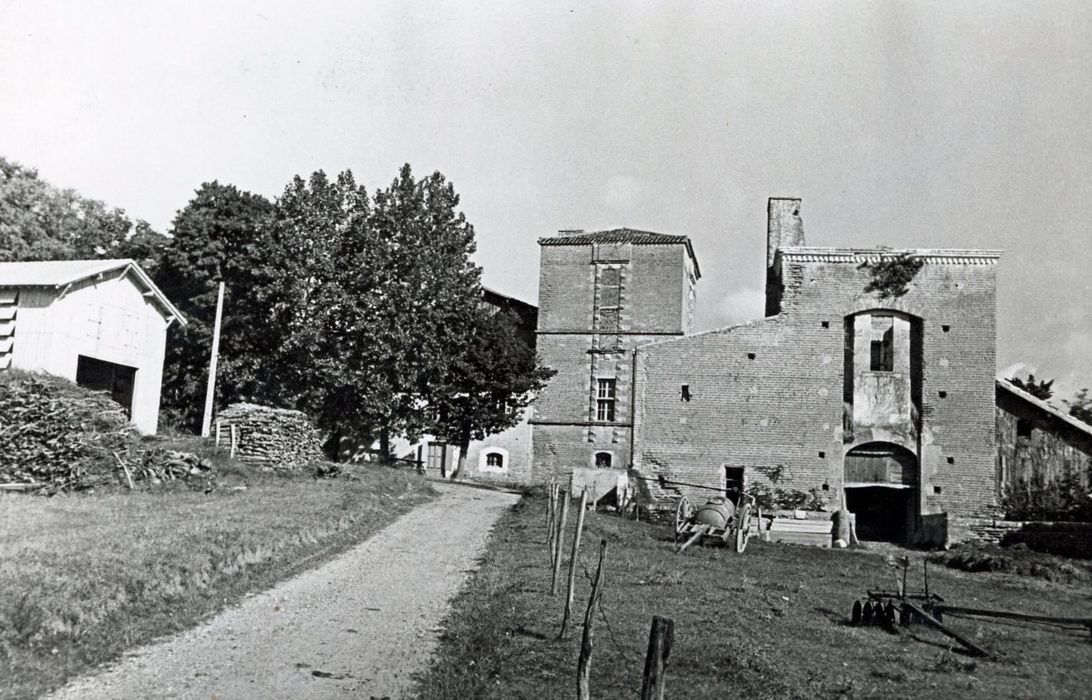 vue partielle des bâtiments depuis le Sud