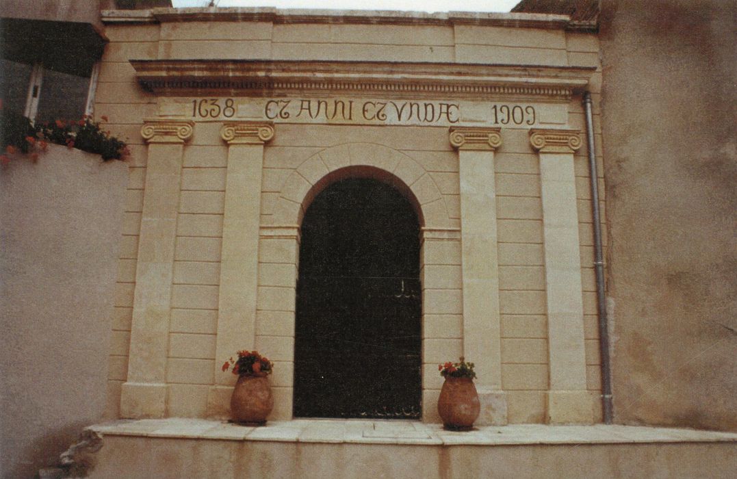 façade antérieure (photocopie numérisée)