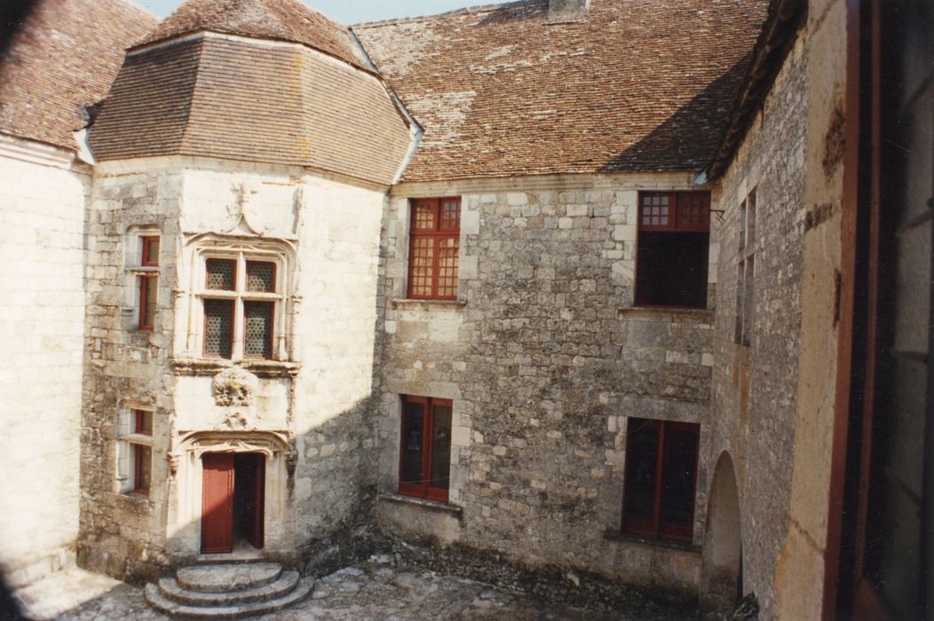 cour intérieure, aile est, façade ouest