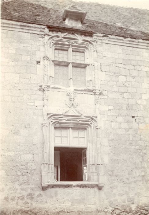 cour intérieure, aile nord, façade sud, baies à croisée