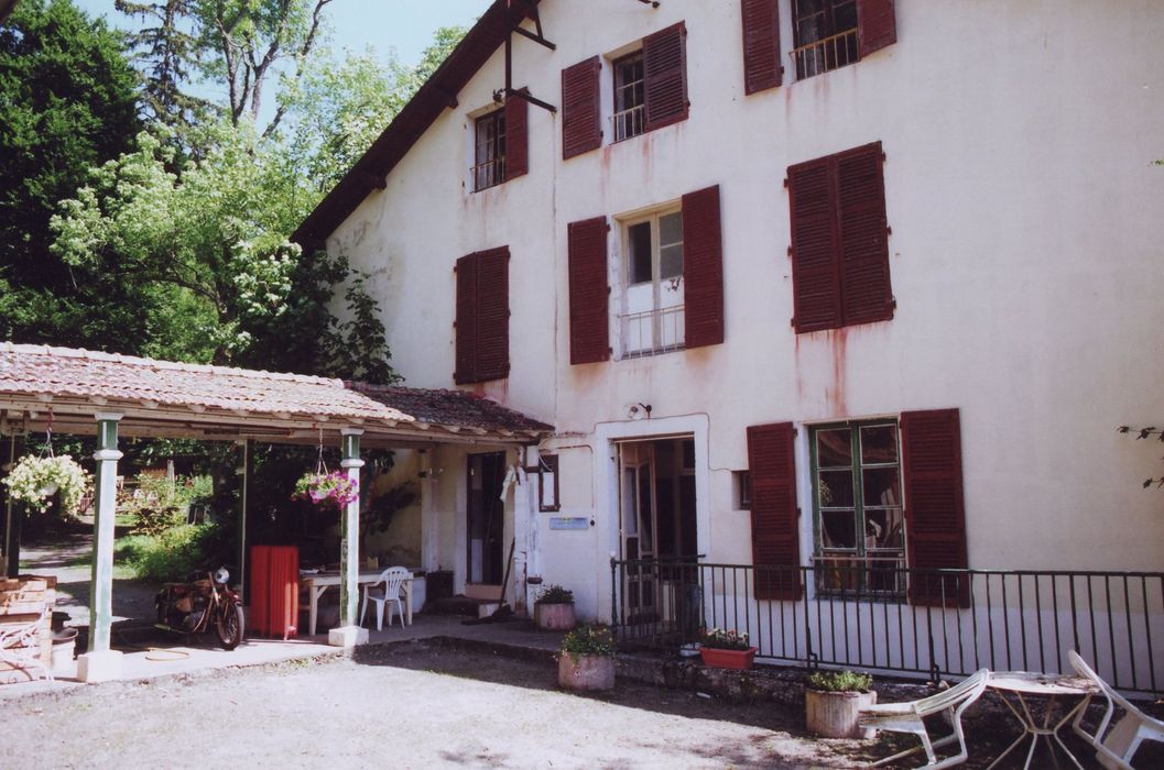 villa des bains, façade ouest sur la cour