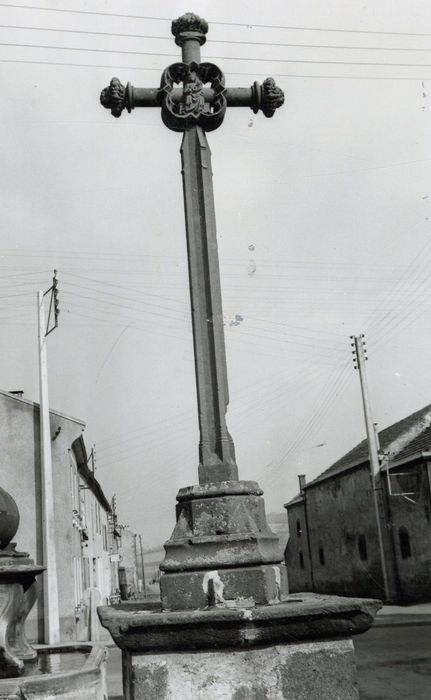 vue générale de la croix