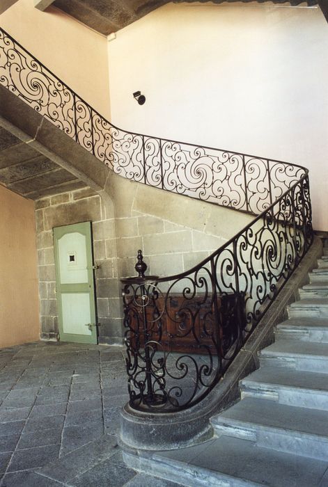 escalier monumental, vue partielle